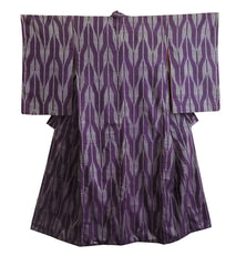 A Meisen Silk Kimono: Large Repeat of Traditional Arrow Feather Motif